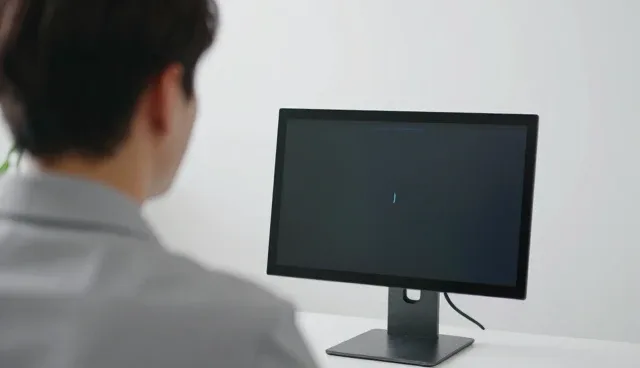 新媒体运营中的策略优化：选型关注点与实践路径